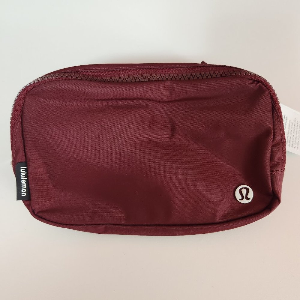 NWT LuLulemon Everywhere Belt Bag - Merlot